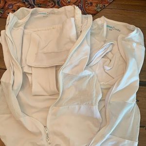 Small Happiest Baby Snoo swaddles.